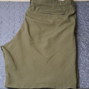 Wrangler green shorts size 46